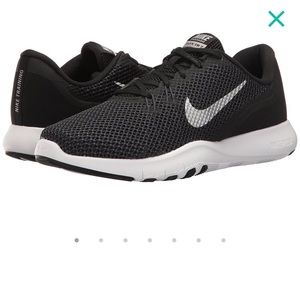 NWOT Nike Flex TR 7